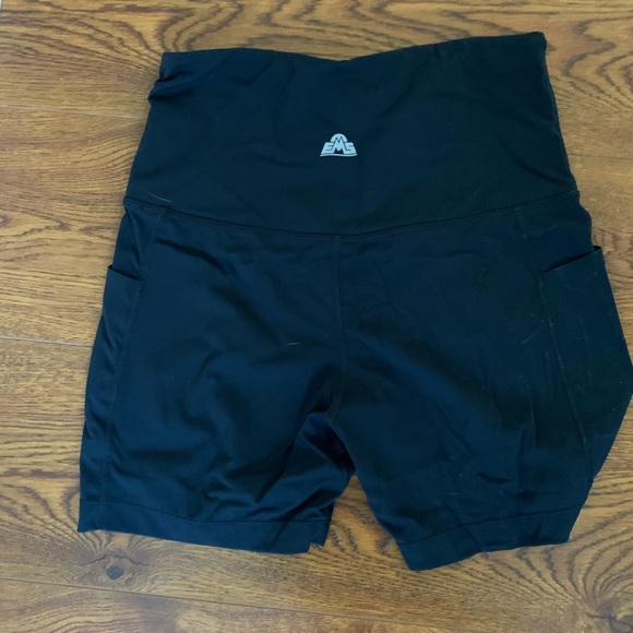 Eastern Mountain Sports 5in Bike Shorts Women’s - Picture 2 of 5
